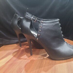 Sexy high heels,  black with shiny studs